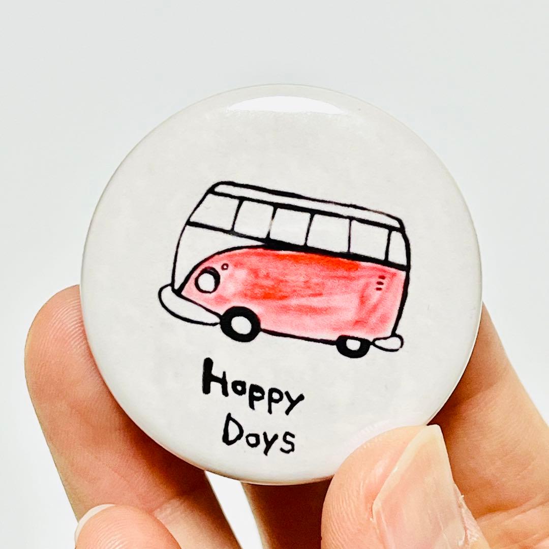 缶バッジ 手書き風イラスト 亀 バス 白 ホワイト イラスト入り 2つ