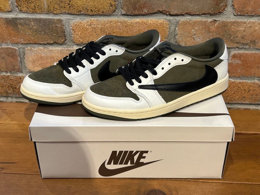 NIKE エア ジョーダン 1 LOW トラヴィススコット　コラボモデル