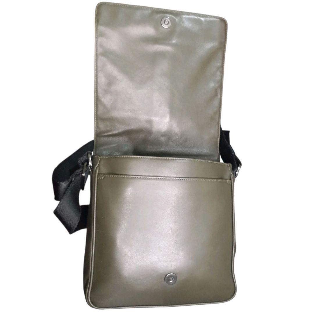 ✨Salvatore Ferragamo 羊革オールレザー メッセンジャーバッグ