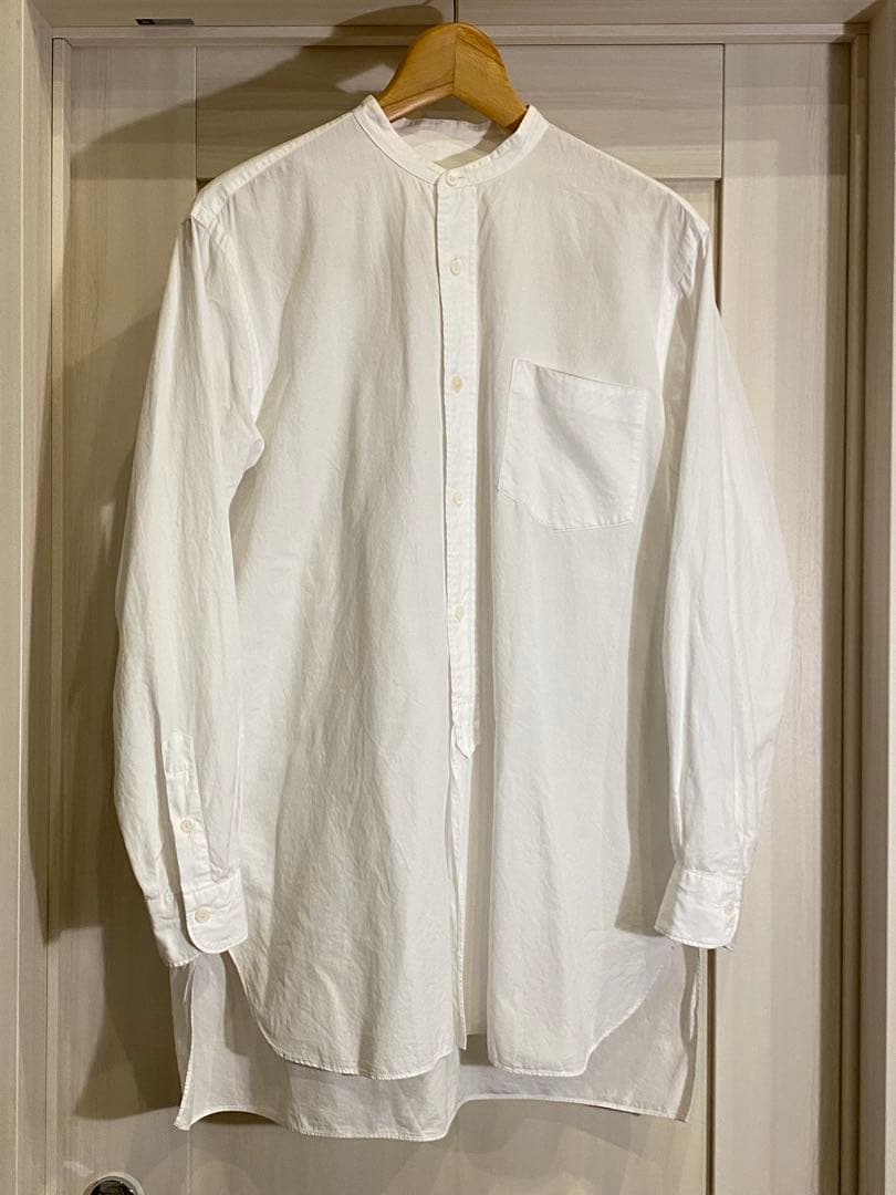 COMOLI バンドカラーロングシャツ2