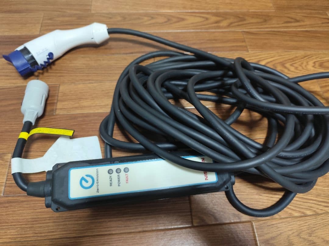 【送料込み】純正　日産リーフ　充電ケーブル　モデル 29690 6WX1A