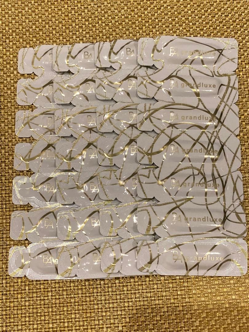 新入荷POLA 最高峰エイジングケアB.A グランラグゼ IV 美容液28枚