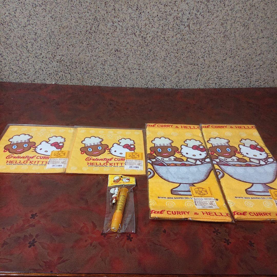 1381 ハローキティ×オリエンタルカリー限定品