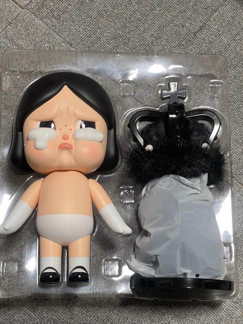 ぬいぐるみ MEGA CRYBABY 400% MEGA CRYBABY 400% The Queen of Broken Heart - POP MART (Japan)