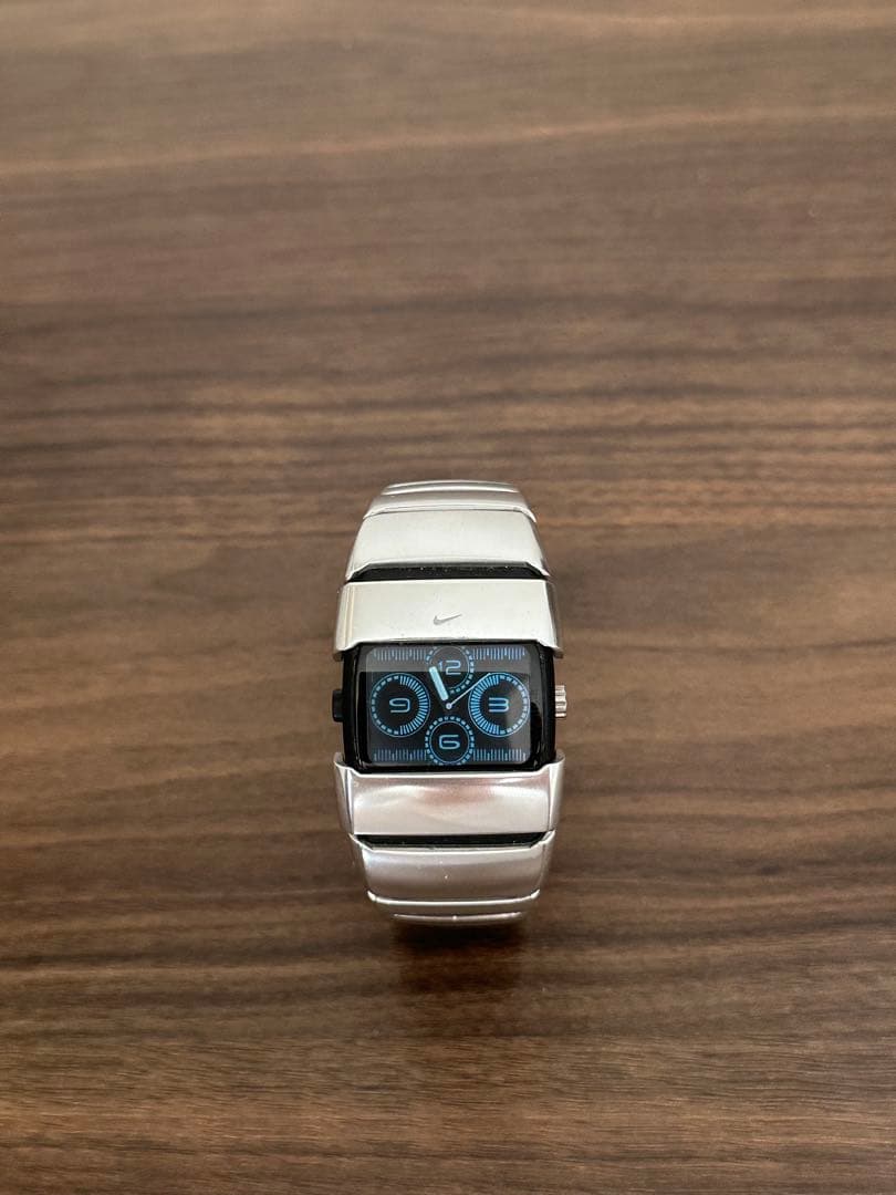 Nike シルバー アナログ時計