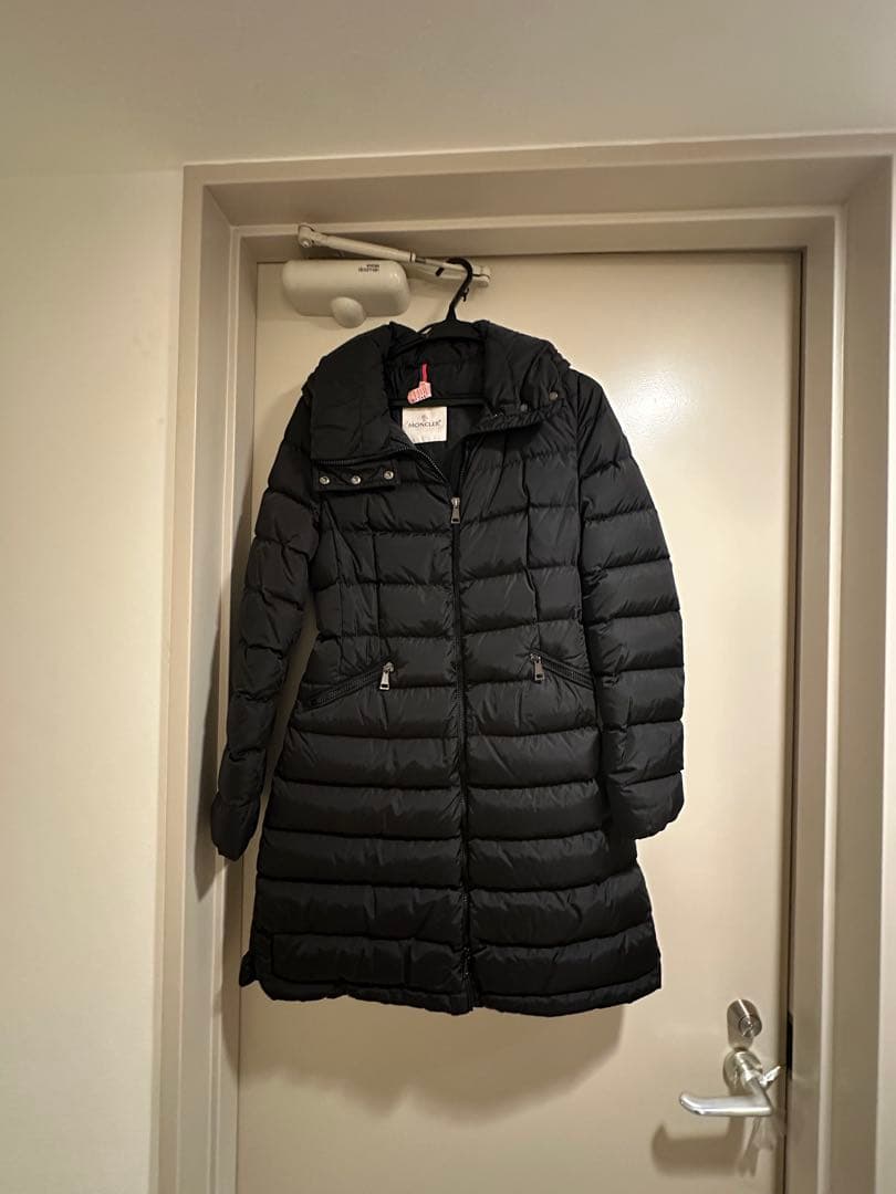 Moncler 黒ダウンジャケット