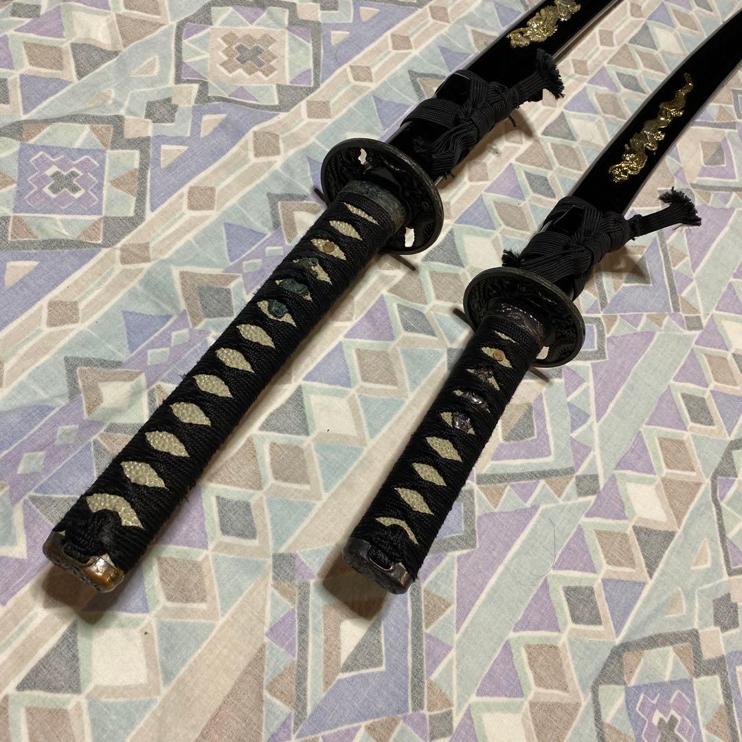 上級模造刀大小2本 黒柄 龍彫刀身と龍彫黒呂鞘