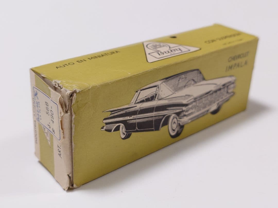 BUBY art.1009 CHEVROLET IMPALA POLICIA