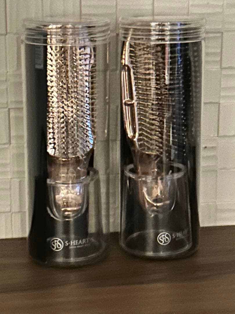 【2個】エス・ハート・スカルプブラシ　ワールドモデル（ショート）専用スタンド付き