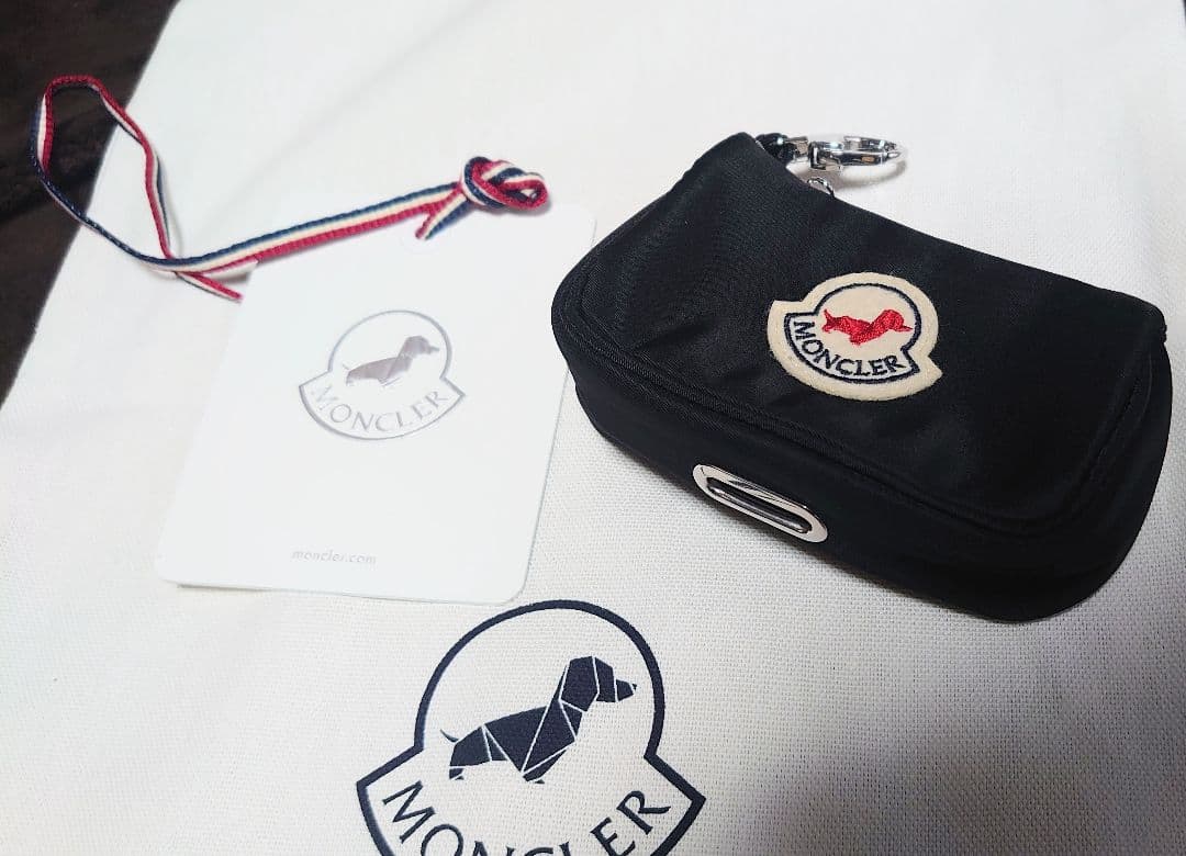 ニカ☆新品未使用☆ MONCLER モンクレール ドッグバッグホルダー 楽天市場】モンクレール MONCLER フォンショルダー ミニ ショルダー