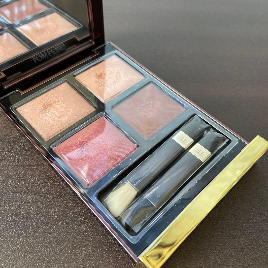 トムフォード アイカラークォード 42A ヘイズィセンシュアリティ