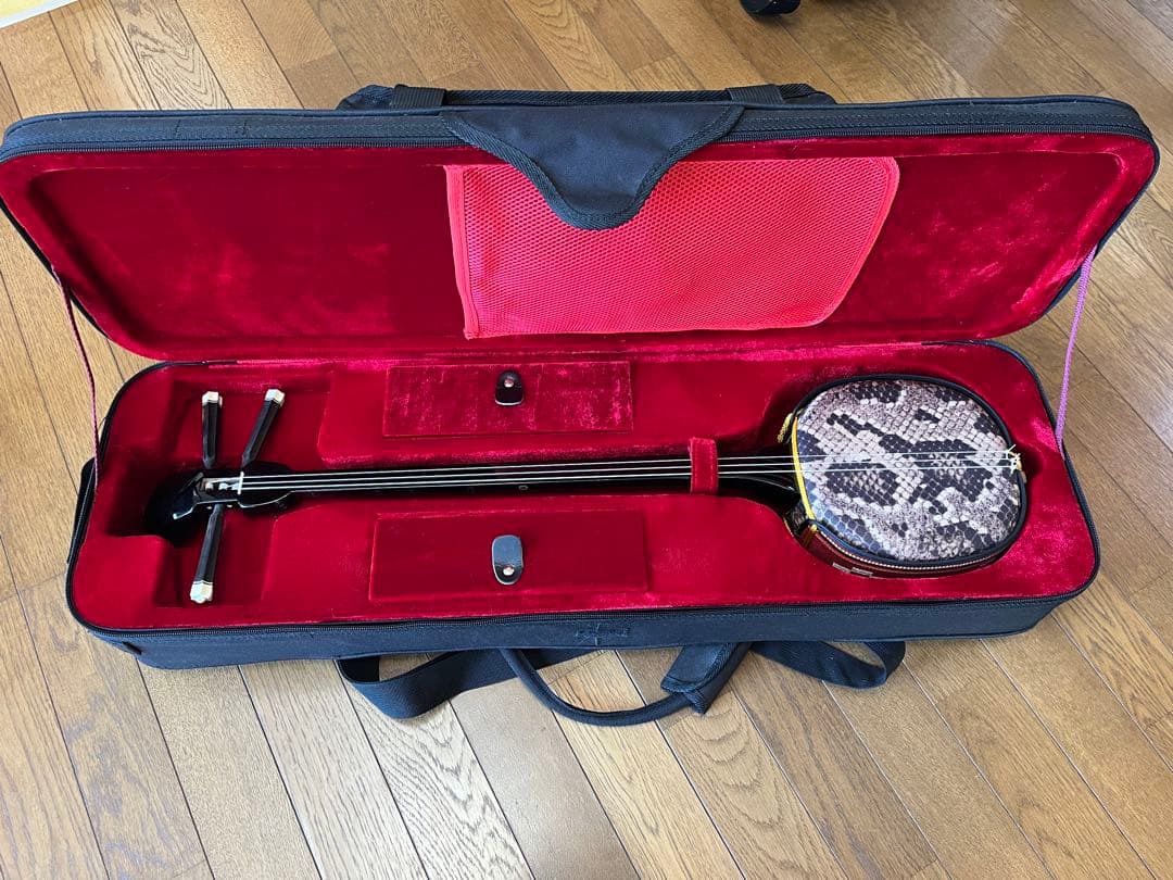 三線本体 ヘビ柄 専用ケース付き 本蛇皮強化張り三線ハードケースセット – 池武当新垣三線店