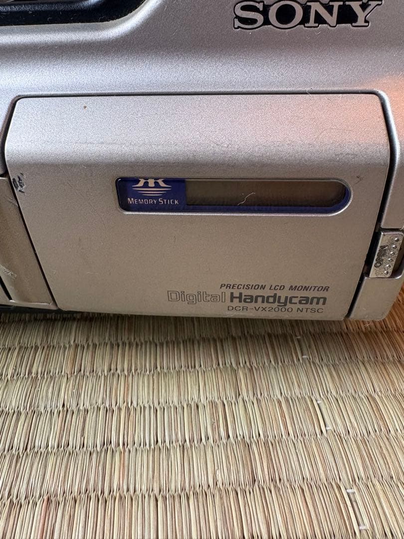 SONY DCR-VX2000 デジタルハンディカム 本体