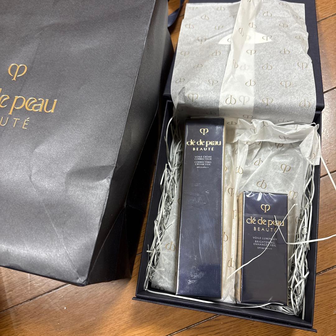 clé de peau BEAUTÉ 化粧下地セット ギフトボックス入り