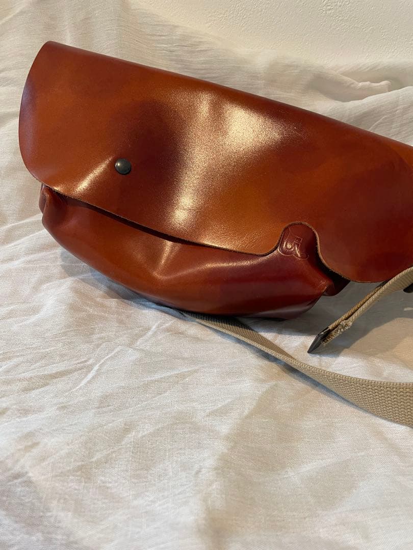 美品　キャメル　Uni&co. メッセンジャーバッグ　1番人気