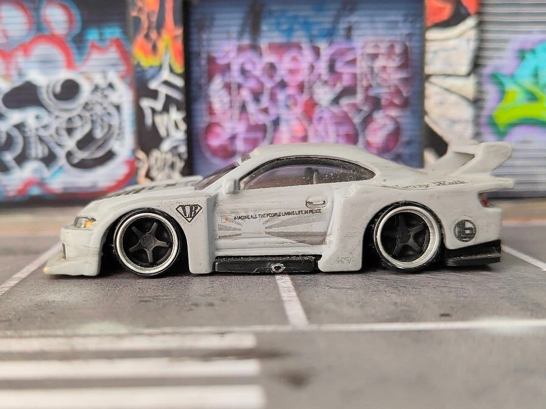 ホットウィールカスタム S15シルビア LBWK 全塗装☆深リム 灰色トミカ