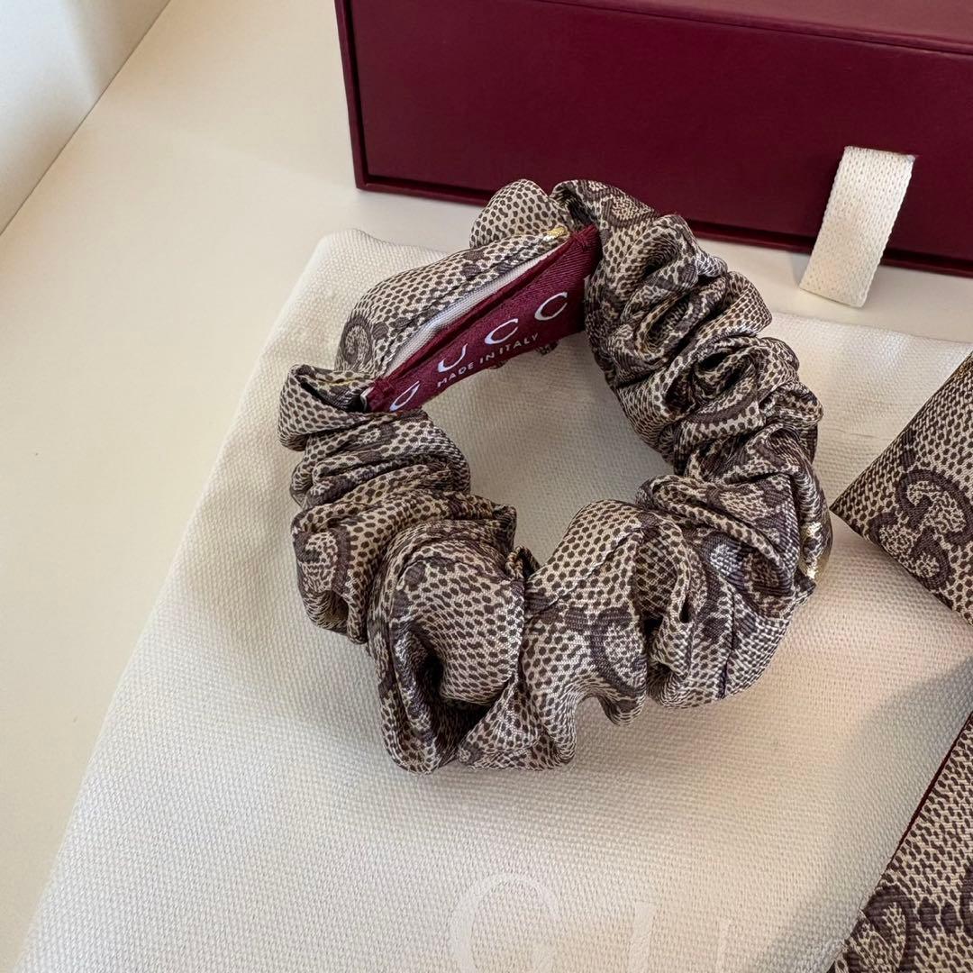 GUCCI GGパターン リボン シュシュ ホースビット 2点セット - メルカリ