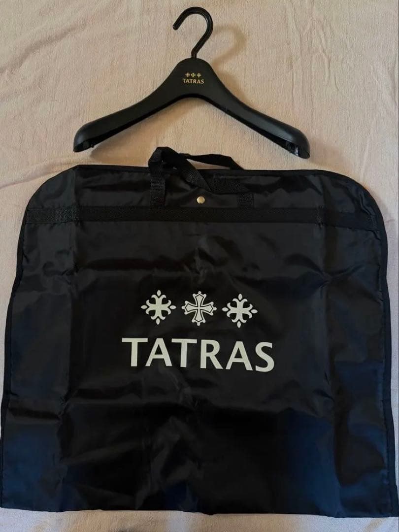 TATRAS ガーメントバッグ&ハンガー 2点セット - メルカリ