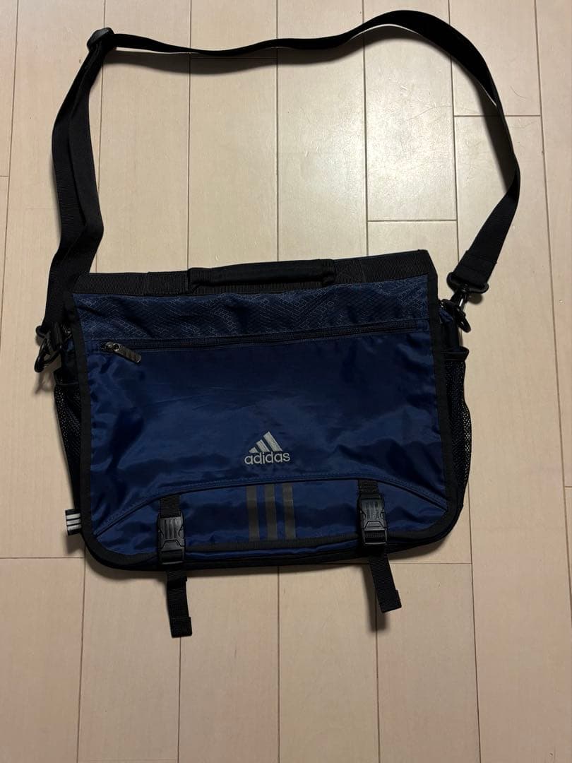 90-00s adidas メッセンジャーバッグ ネイビー - メルカリ
