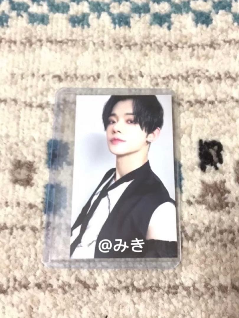 TXT ヨンジュン トレカ ユニバ ラキドロ freeze 日本