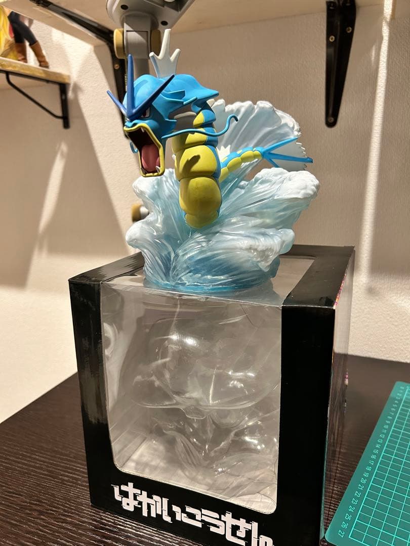ギャラドス　フィギュア　はかいこうせん　ポケモンセンター　美品
