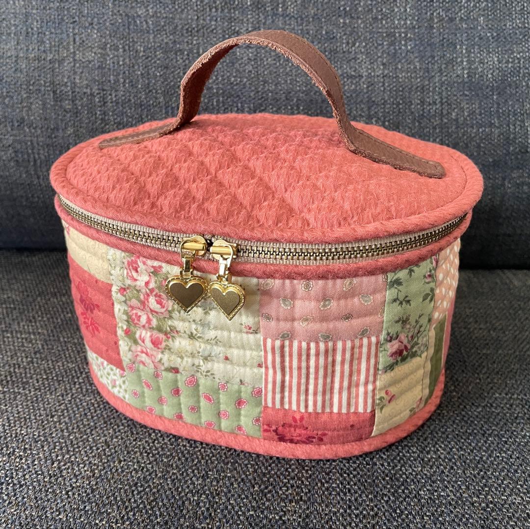 （608)ピンク色のバニティーケース 完成品 こうの早苗さん パンデピス