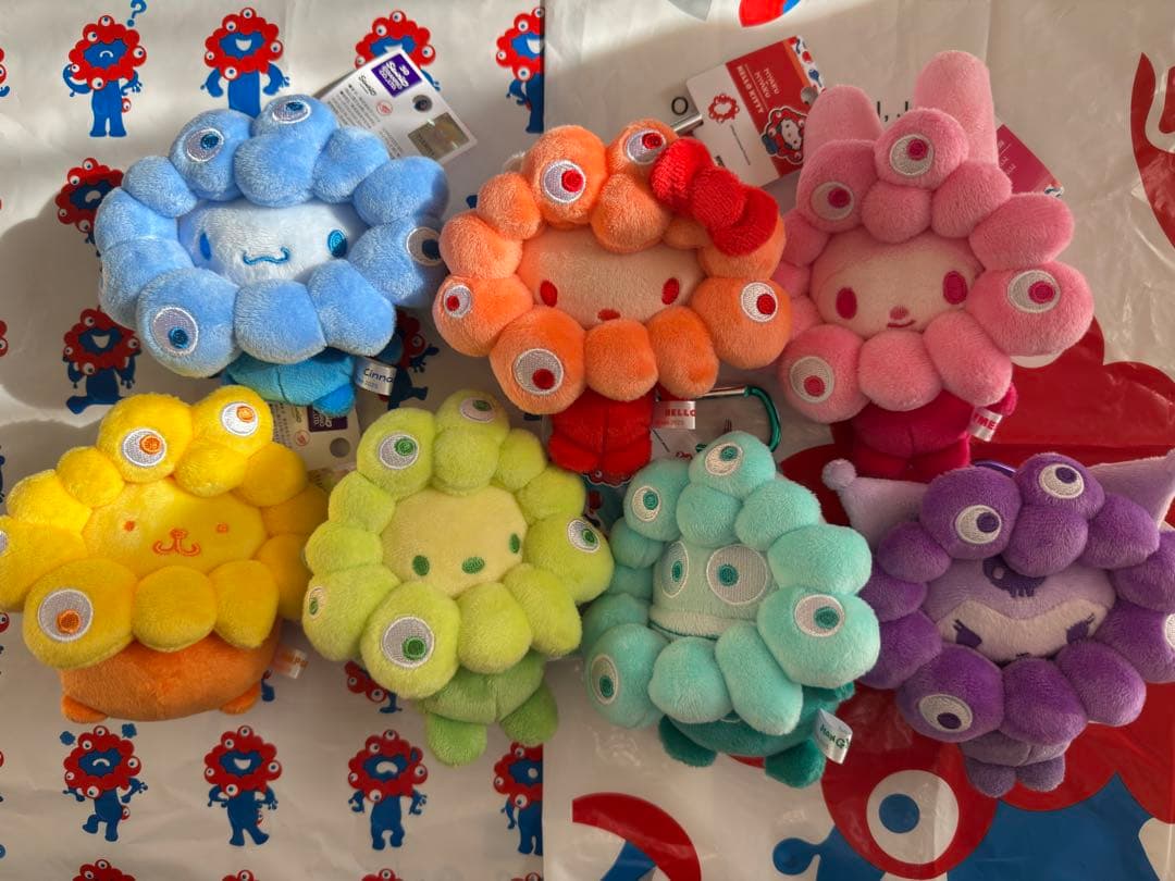 【希少】ミャクミャク推しカラーサンリオBC（カラビナ）7体セット 推しカラー サンリオ ミャクミャク なりきり カラビナ BC 5種 - メルカリ