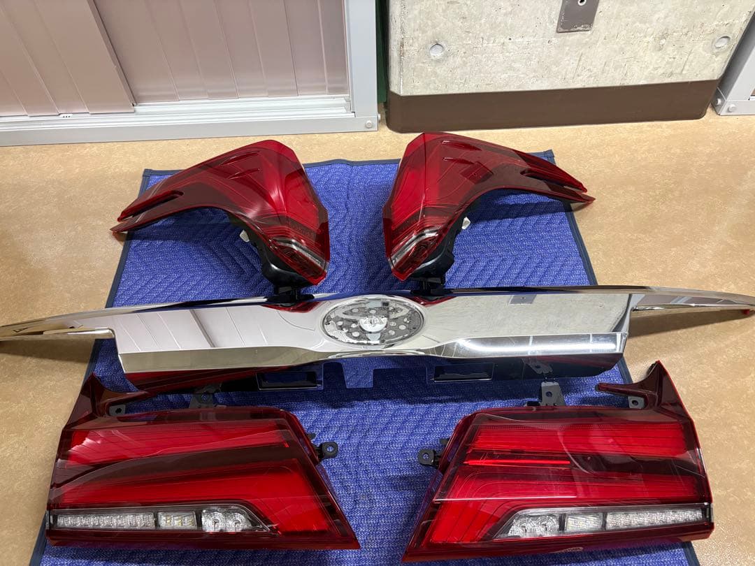 30アルファード後期　冷寒地　シーケンシャル　テールライト