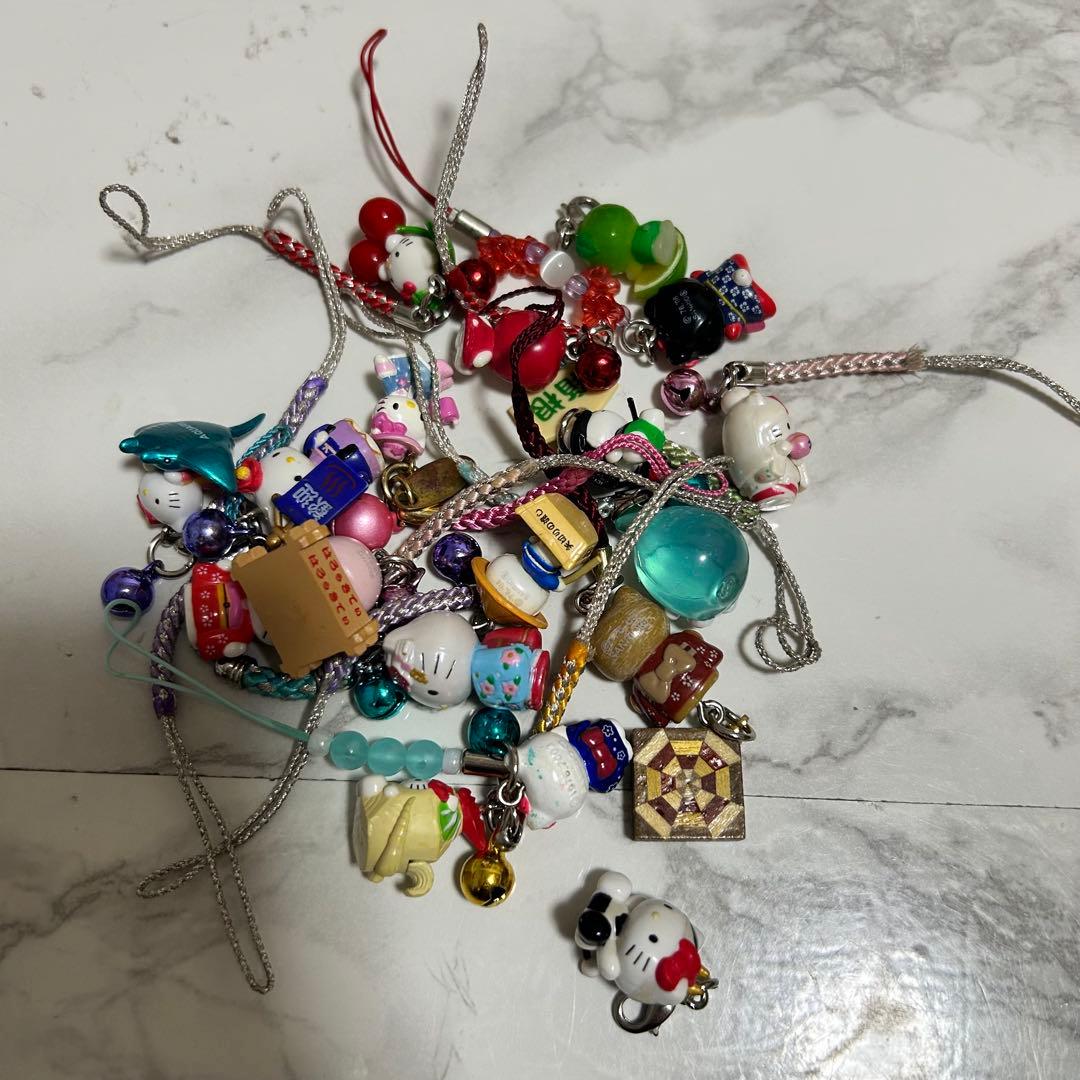 レア　サンリオ　ハローキティ　ご当地キティ　ストラップ　根付　18個まとめ売り