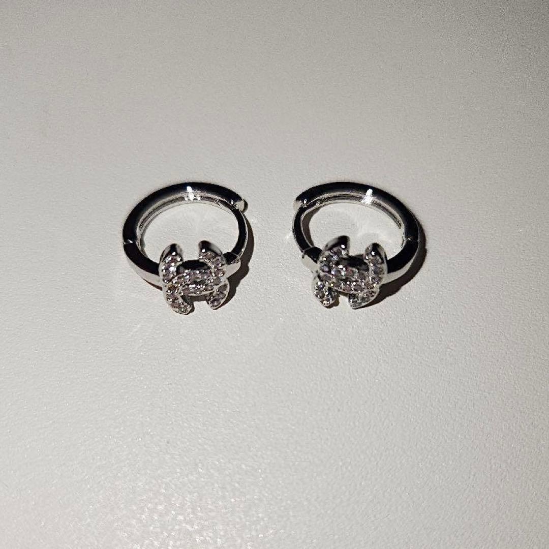 CHANEL シャネル ノベルティ フープピアス シルバー - メルカリ