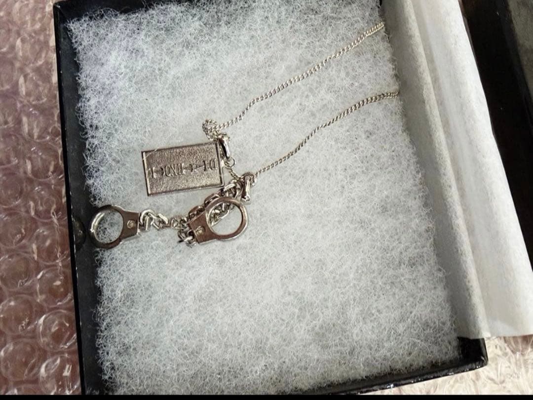 国内正規品(公式グッズ) デスノート キラとLの手錠チャーム 夜神月とL