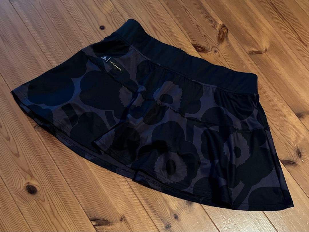 ね*ん様 アディダス　マリメッコ　スコート　大人気完売品