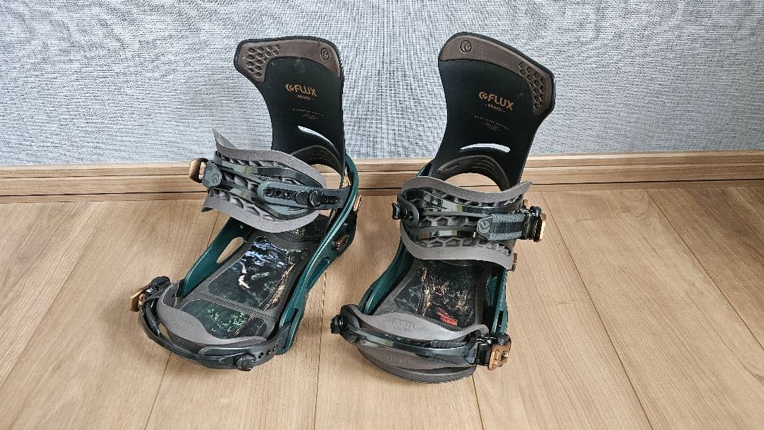 FLUX DS LTD Mサイズ ビンディング 色替ハイバック付き