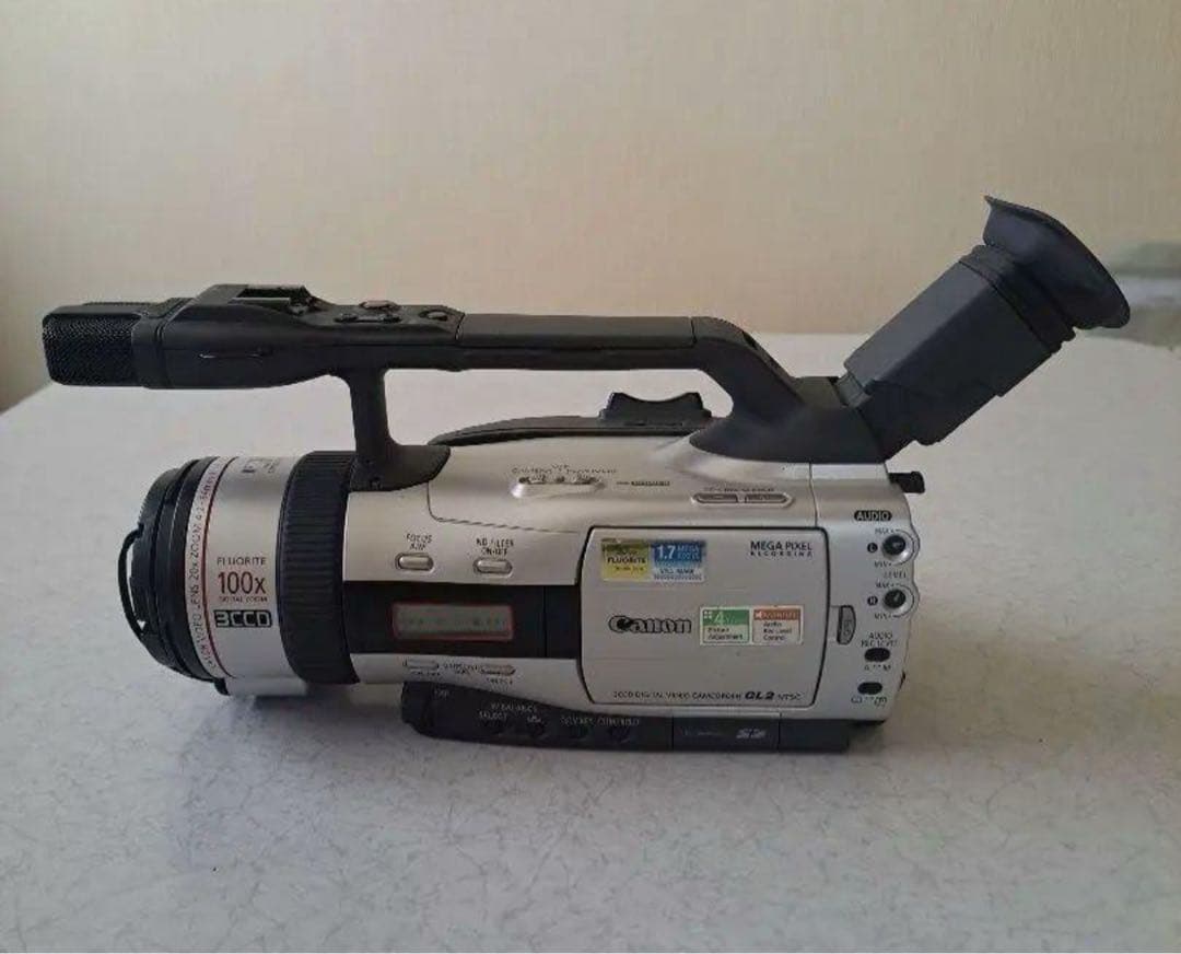 Canon ビデオカメラ本体 100倍ズーム 3ccd GL2 ジャンク品