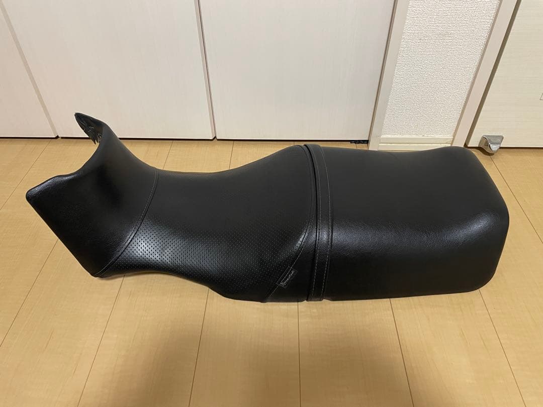 スズキ　gsx400s カタナ シート