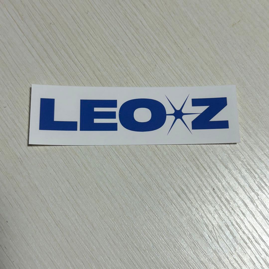 イリオ come closer ステッカー LEO - メルカリ