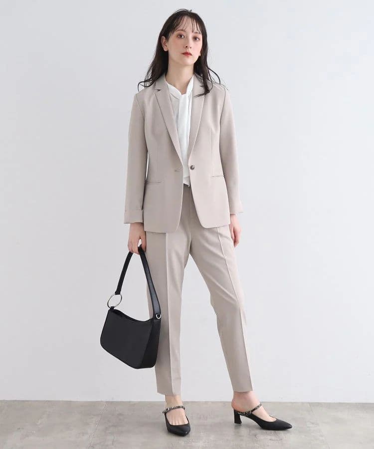 INDIVI ストレッチテーラードジャケット&タックテーパードパンツ　ベージュ