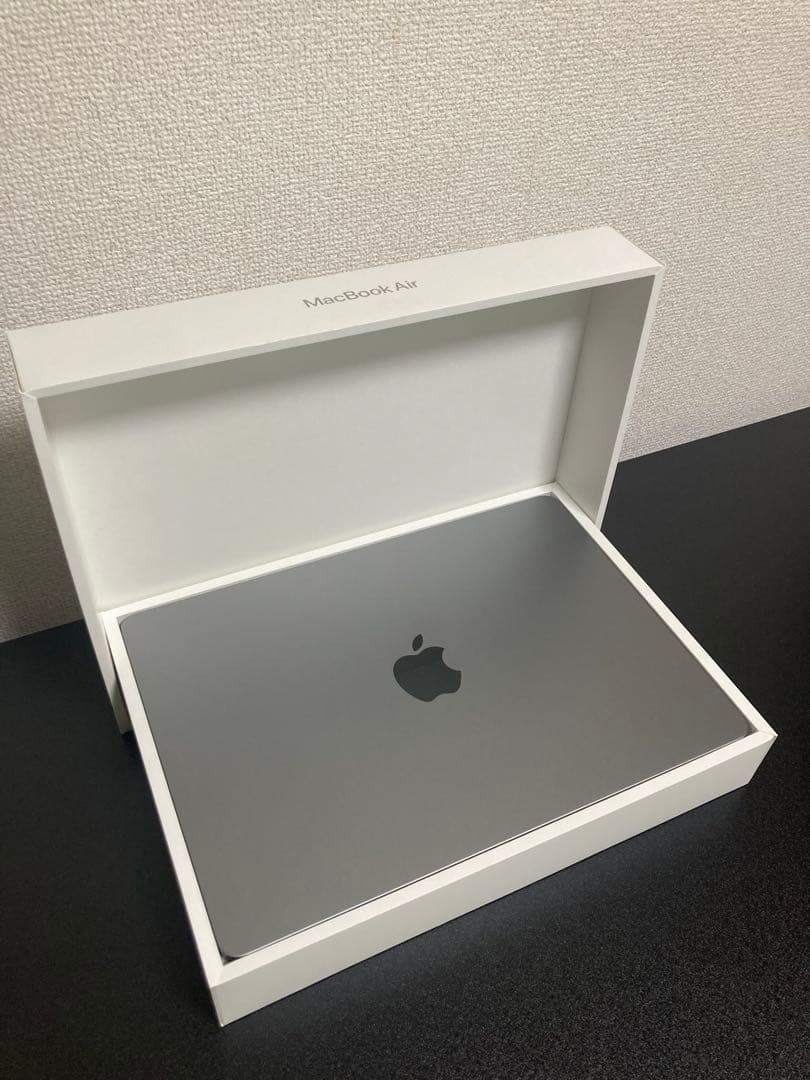 【美品】M2チップMacBook Air -スペースグレイ【期間限定の値下げ中】