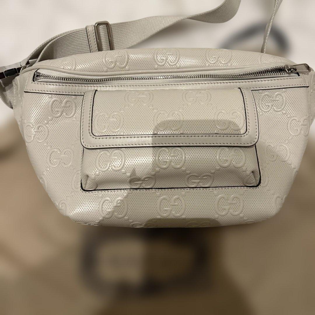 【極美品】保存袋付きグッチGGエンボス レザーブラックウエストバッグ. 楽天市場】【超美品】 グッチ ボディバッグ ラージ ベルトバッグ GG