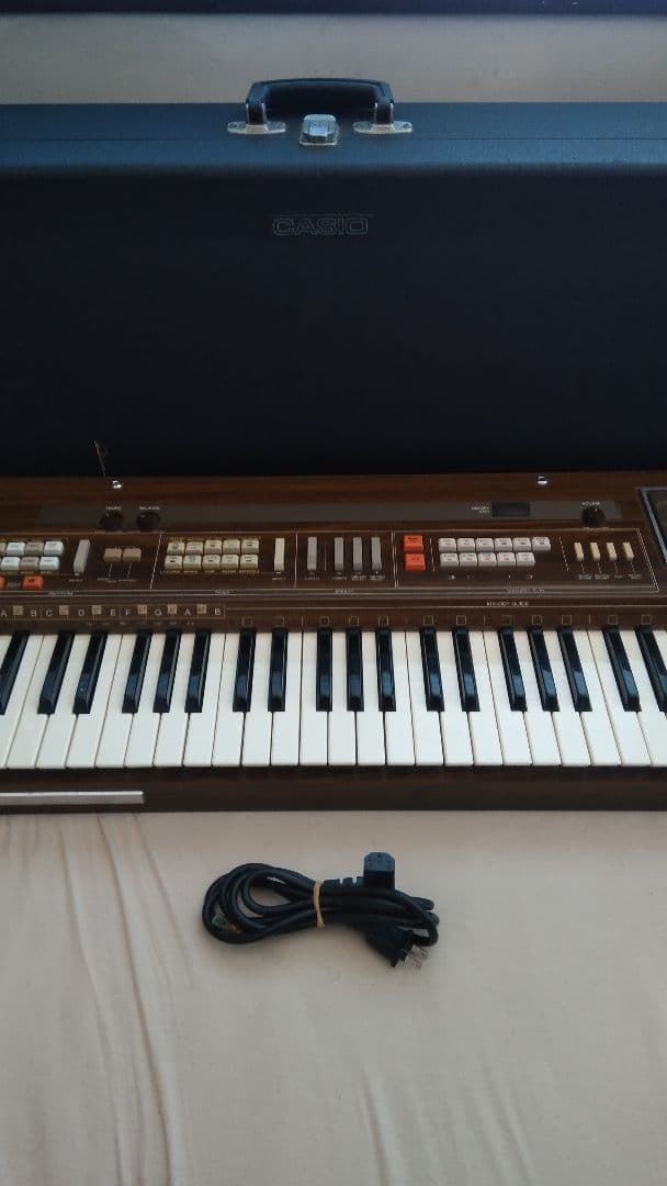 CASIO CASIOTONE701 61鍵盤 シンセサイザー Casio Casiotone 701 Analog Synthesizer w/ Drum Machine & Effects