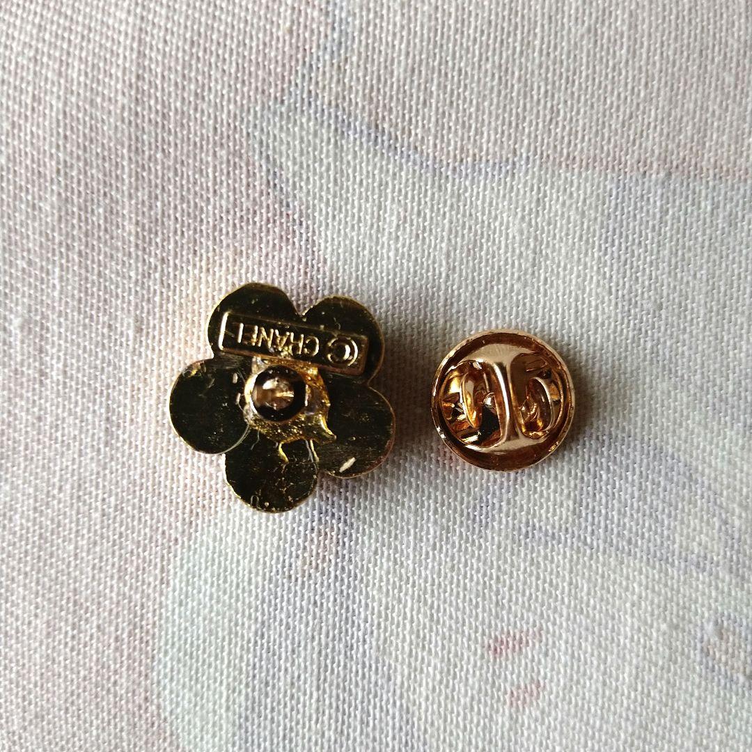 VlNTAGE CHANEL 花型ブローチピンバッチボタン ブラックゴールド