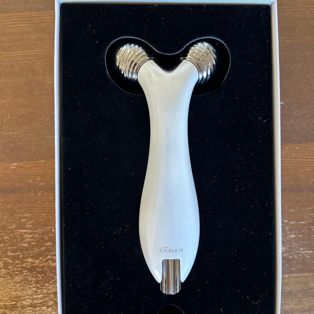 YA-MAN WAVY EMS ホワイト 美顔ローラー EP-15W