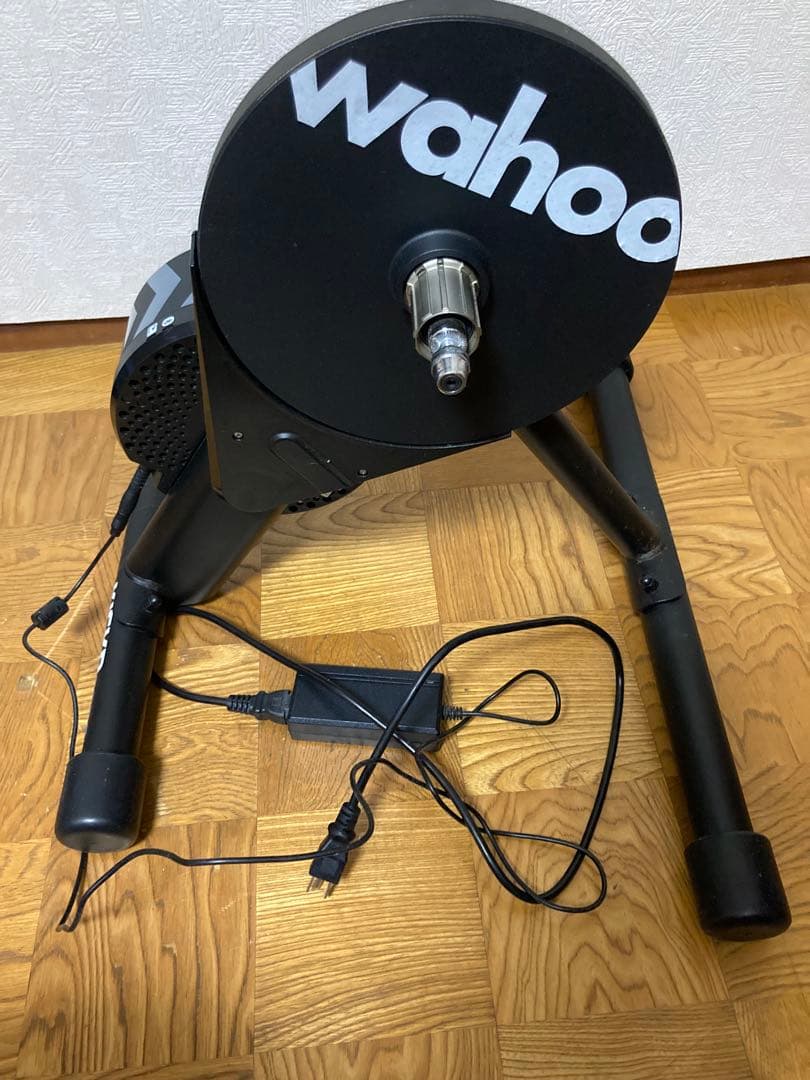 Wahoo KICKR CORE トレーニングローラー