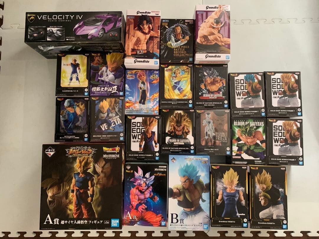 ドラゴンボールシリーズ19体 ワンピースシリーズ3体 ランボルギーニのラジコン