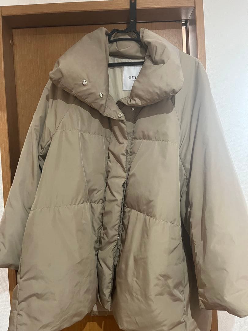 最終値下げemmi ボリュームダウンジャケット　コート