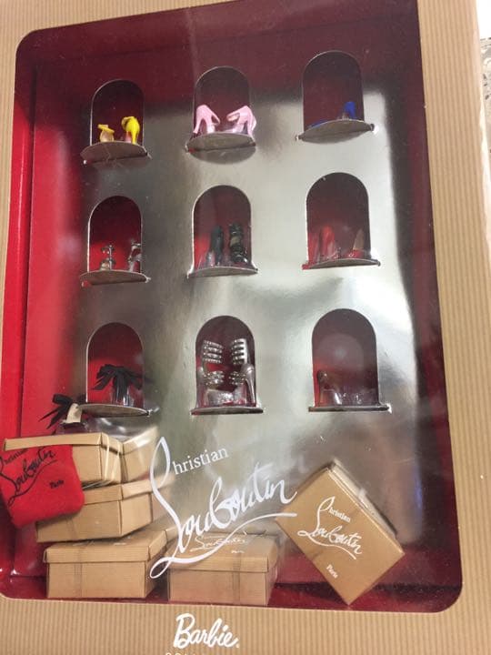 クリスチャンルブタンミニチュアシューズセット