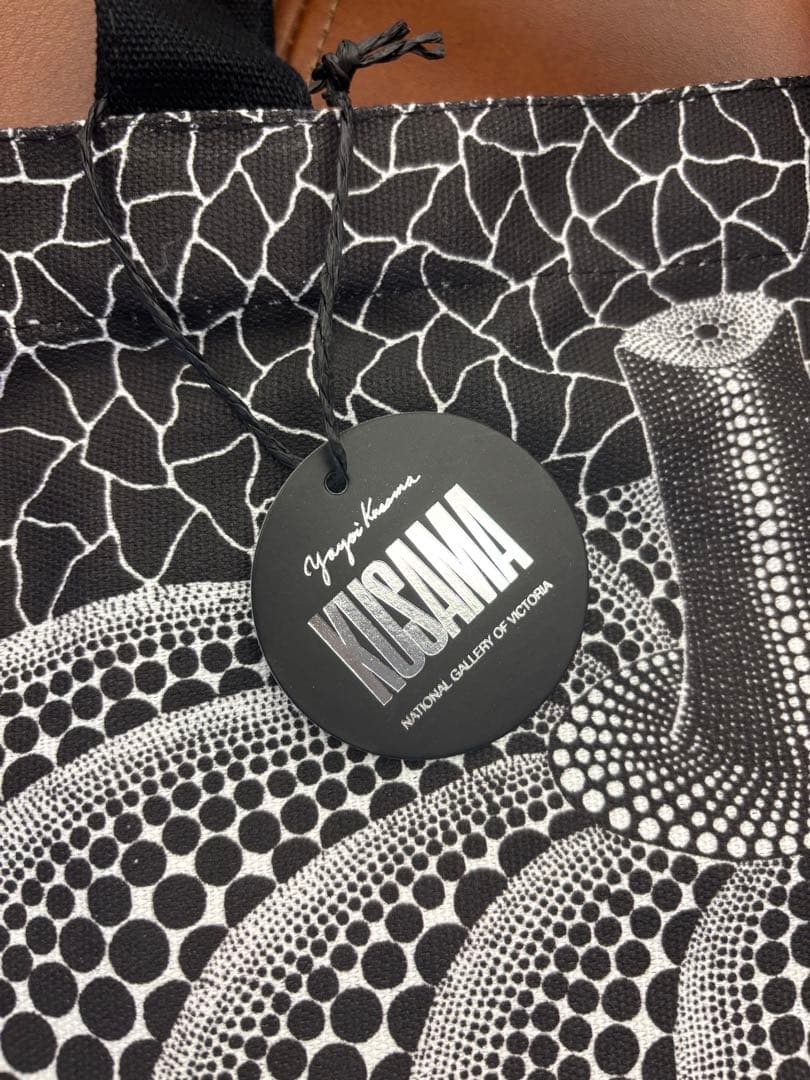 限定品】草間彌生 かぼちゃ 黒トートバッグ ビクトリア国立美術館