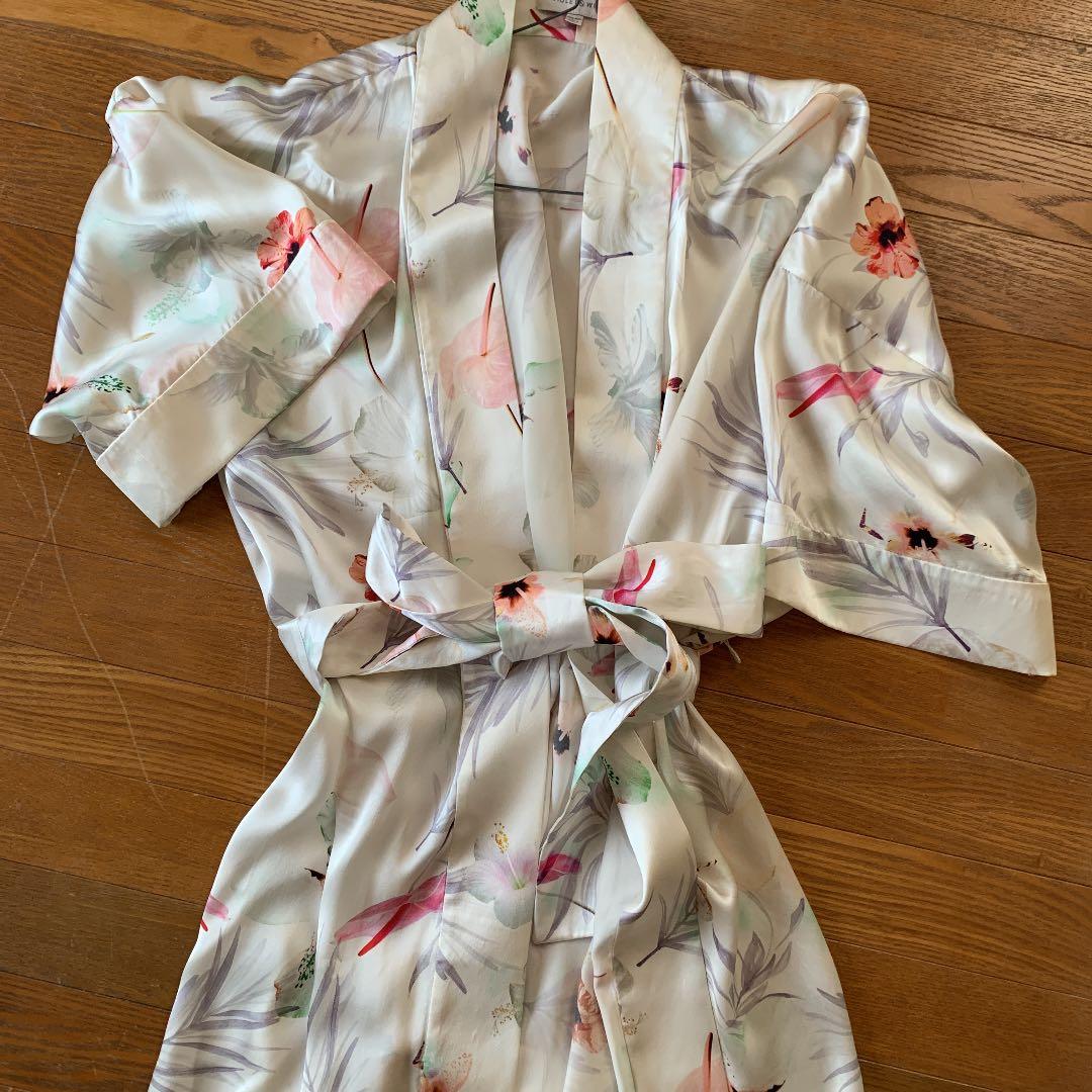 VIOLET ＆ WRENラウンジウェア　アイピロー付き！