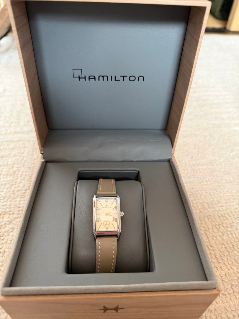HAMILTON 長方形レディース時計 アイボリー