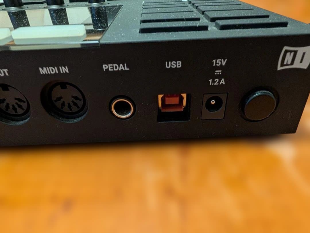 動作確認済】MASCHINE MK3トランスファーIDあり - メルカリ